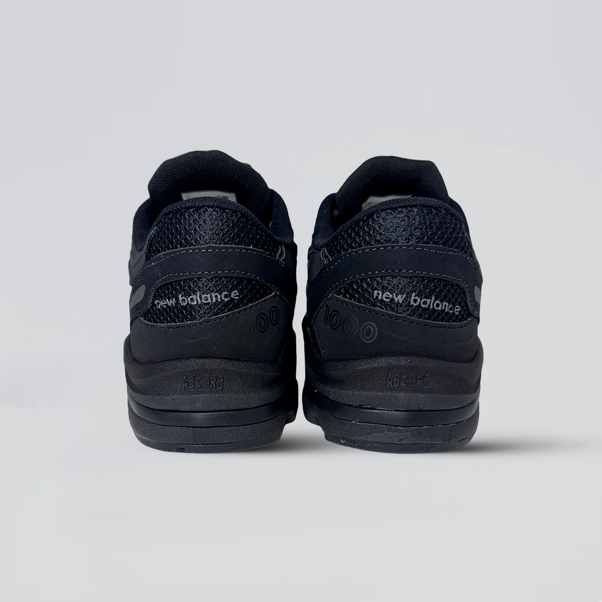 NB 1000 ALL BLACK (SUPERLIVE)