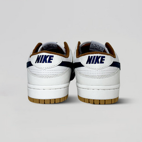 SB Dunk Low Pro - Branco/ Marinho