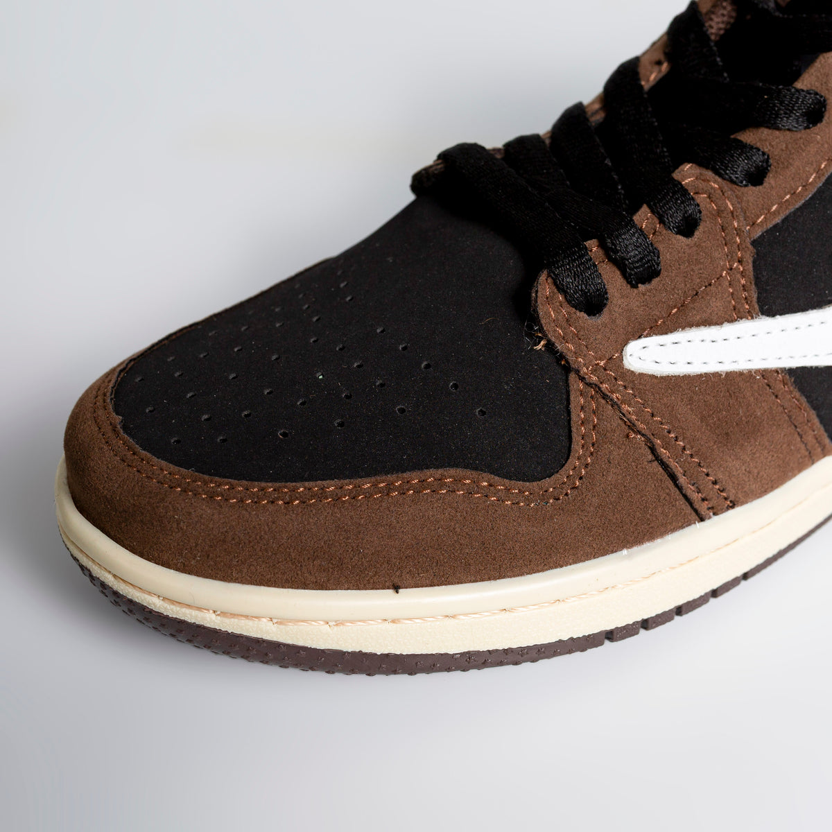 Air Jordan 1 Low Travis Scott brown