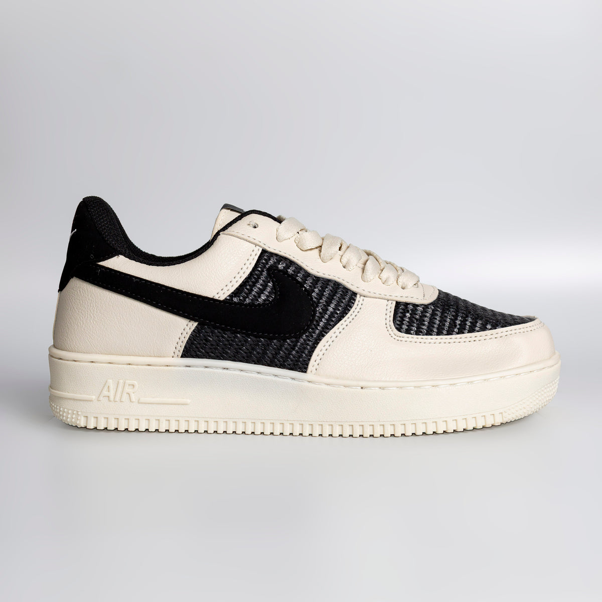 NK AF1 – Premium Black Carbon (Edição Limitada)