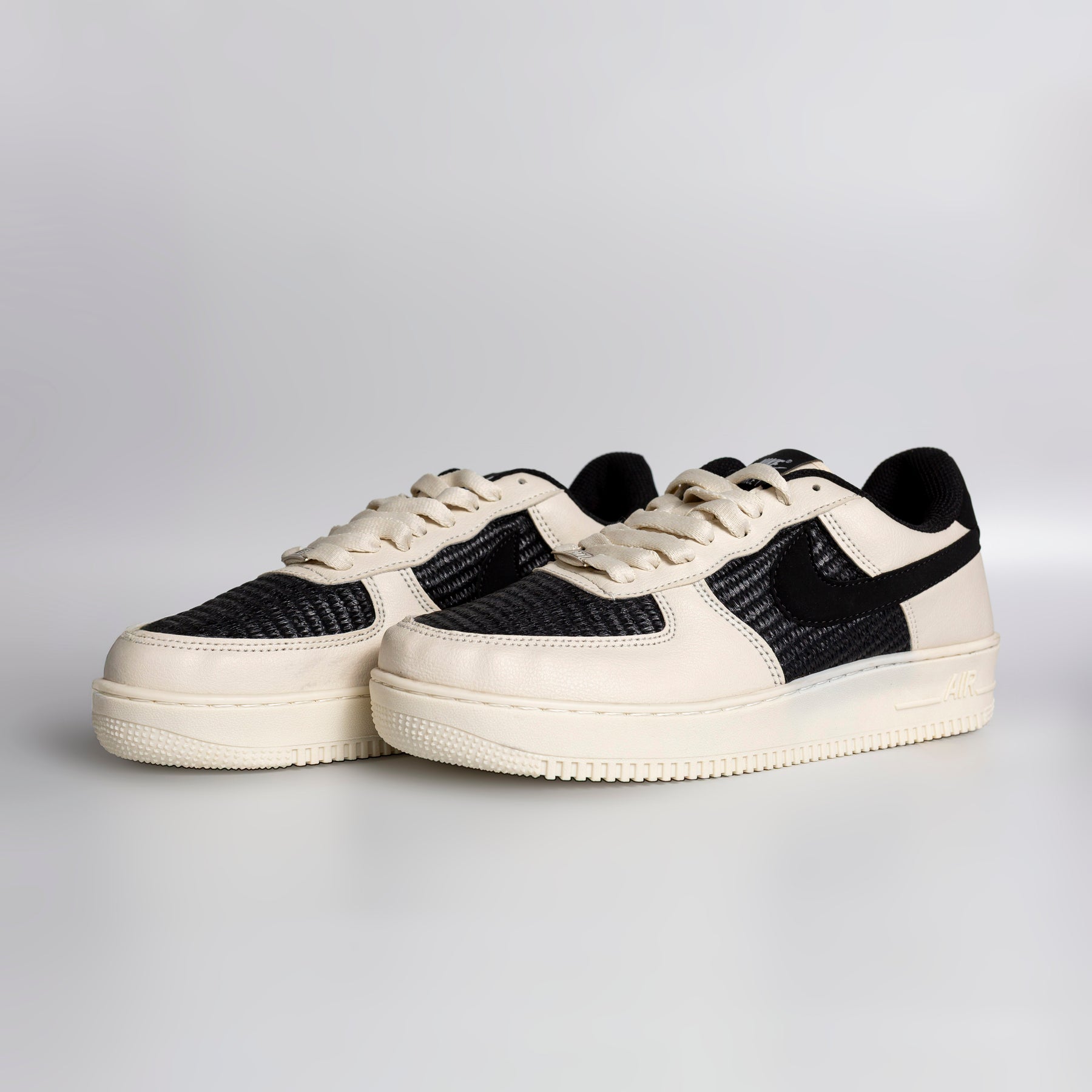 NK AF1 – Premium Black Carbon (Edição Limitada)
