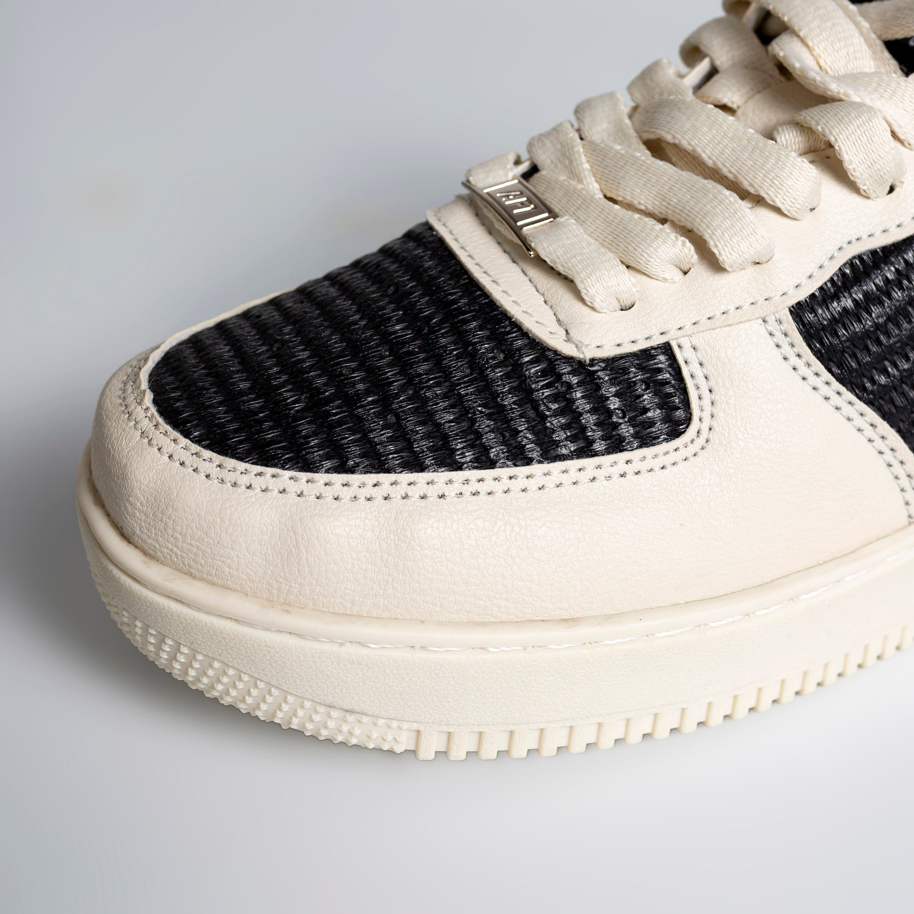 NK AF1 – Premium Black Carbon (Edição Limitada)