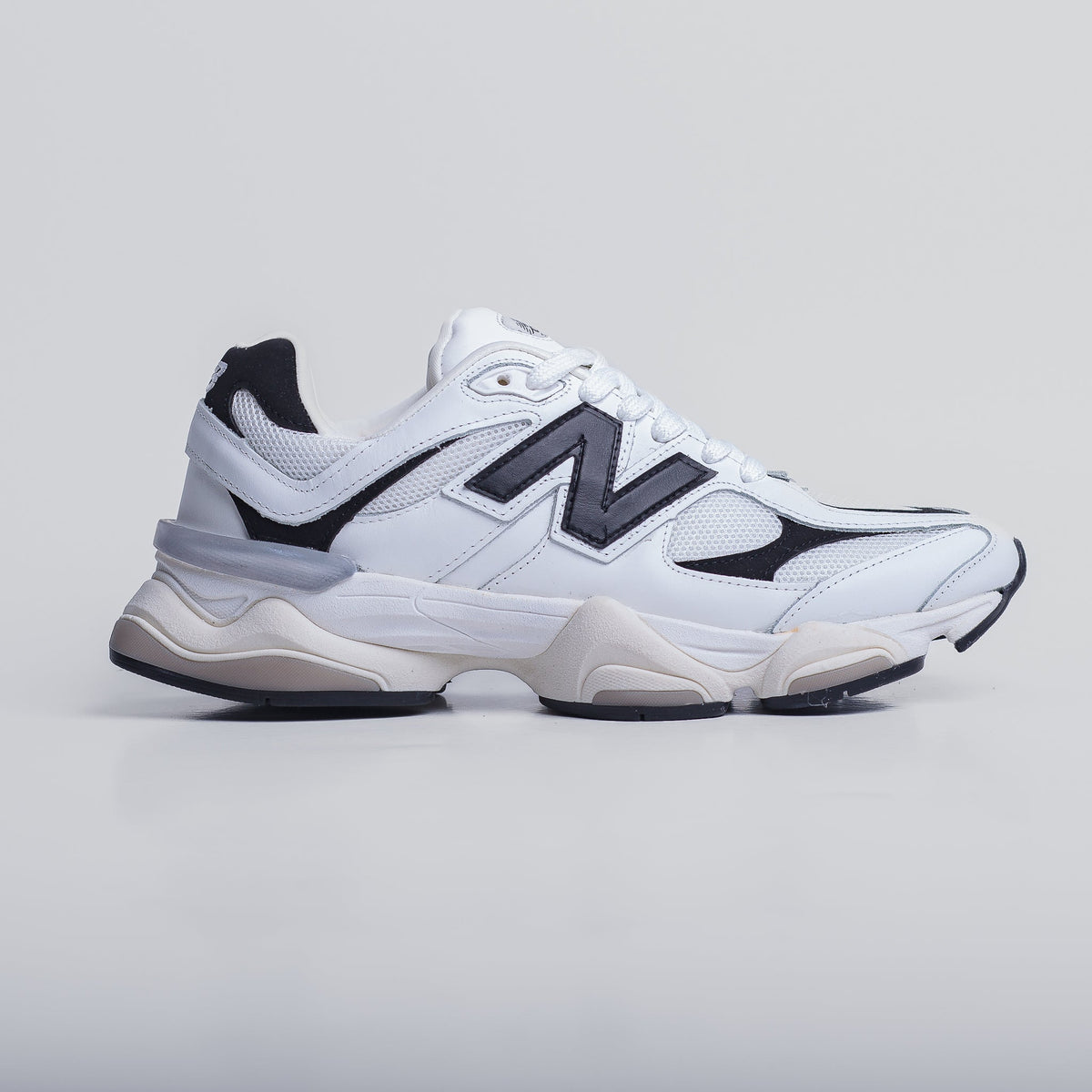 NB 9060 Branco e Preto (SUPERLIVE)